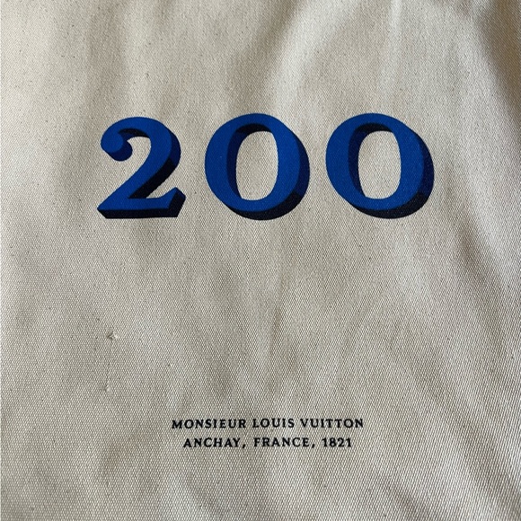 Louis Vuitton 200 Canvas Tote Bag - Picture 3 of 3